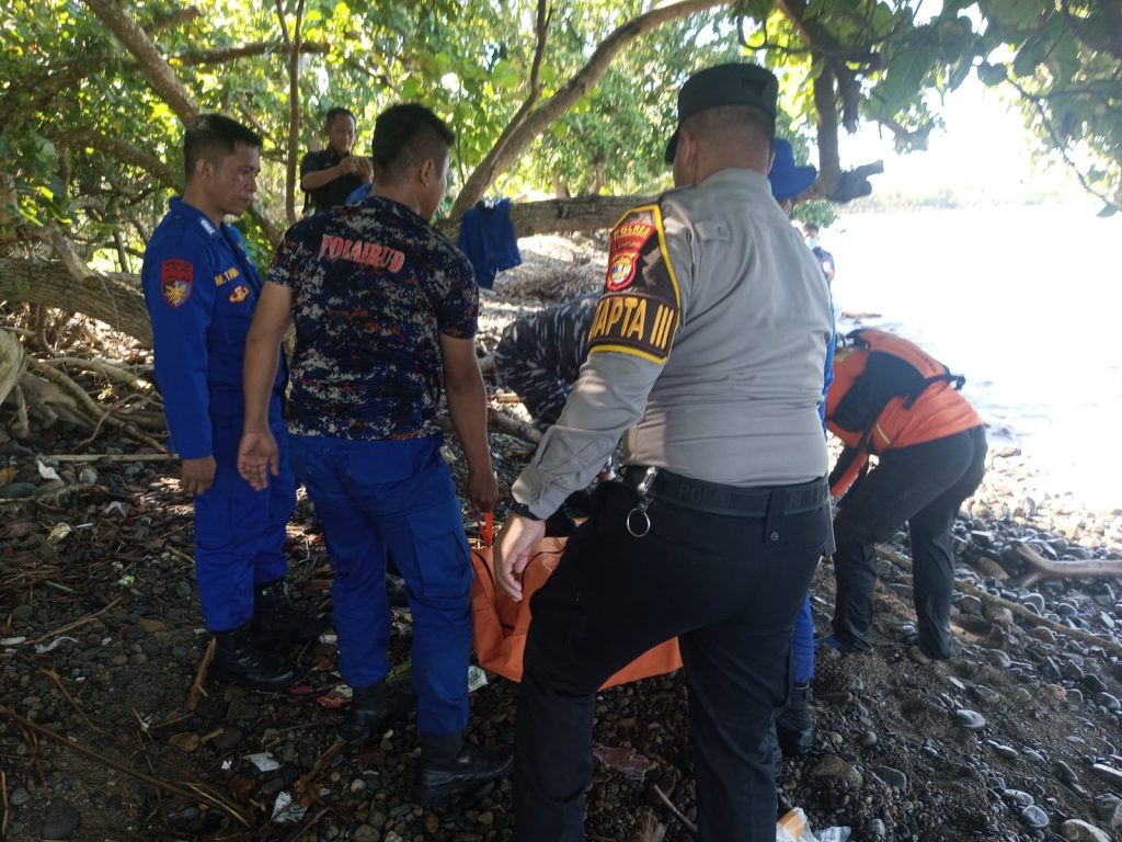 mayat pantai kotaagung