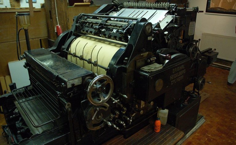 ilustrasi mesin cetak