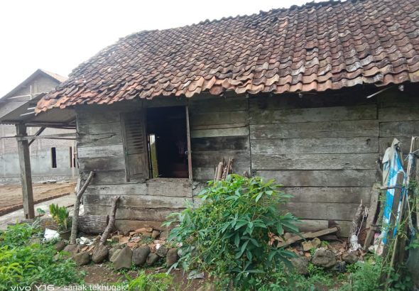 rumah tak layak huni