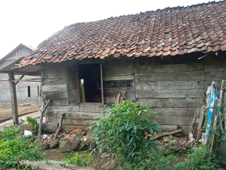 rumah tak layak huni